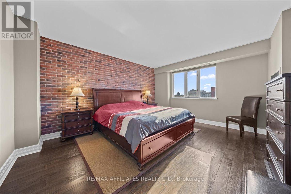 #ph804 - 320 Mcleod Street