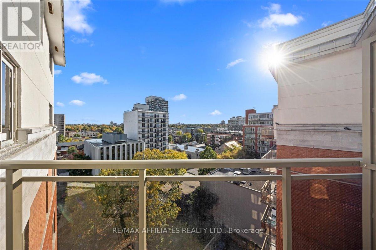 #ph804 - 320 Mcleod Street