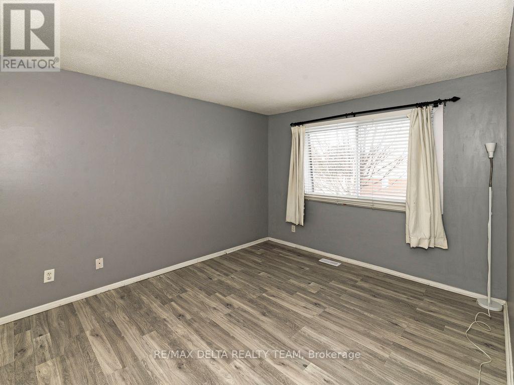 - - 3024 Fairlea Crescent