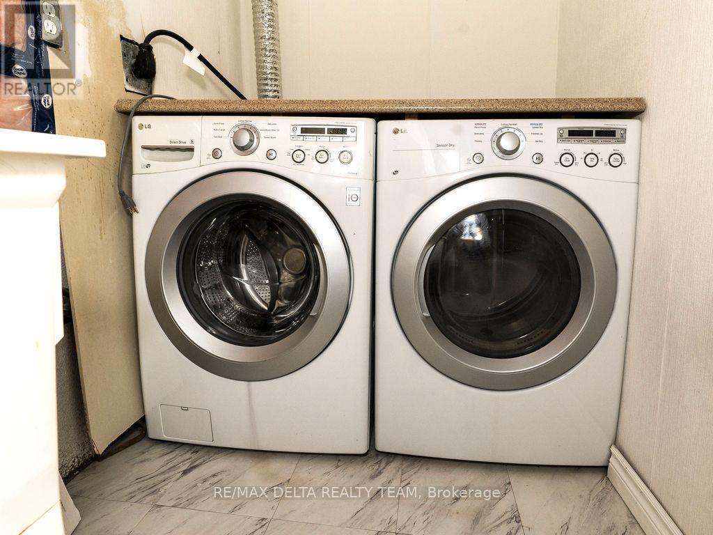 - - 3024 Fairlea Crescent