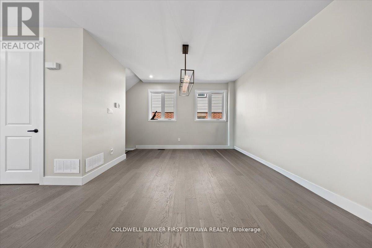 A/b - 22 Inverkip Avenue