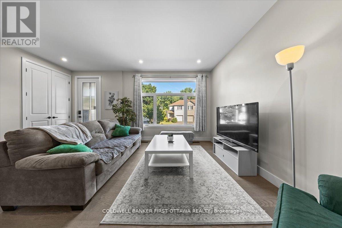 A/b - 22 Inverkip Avenue