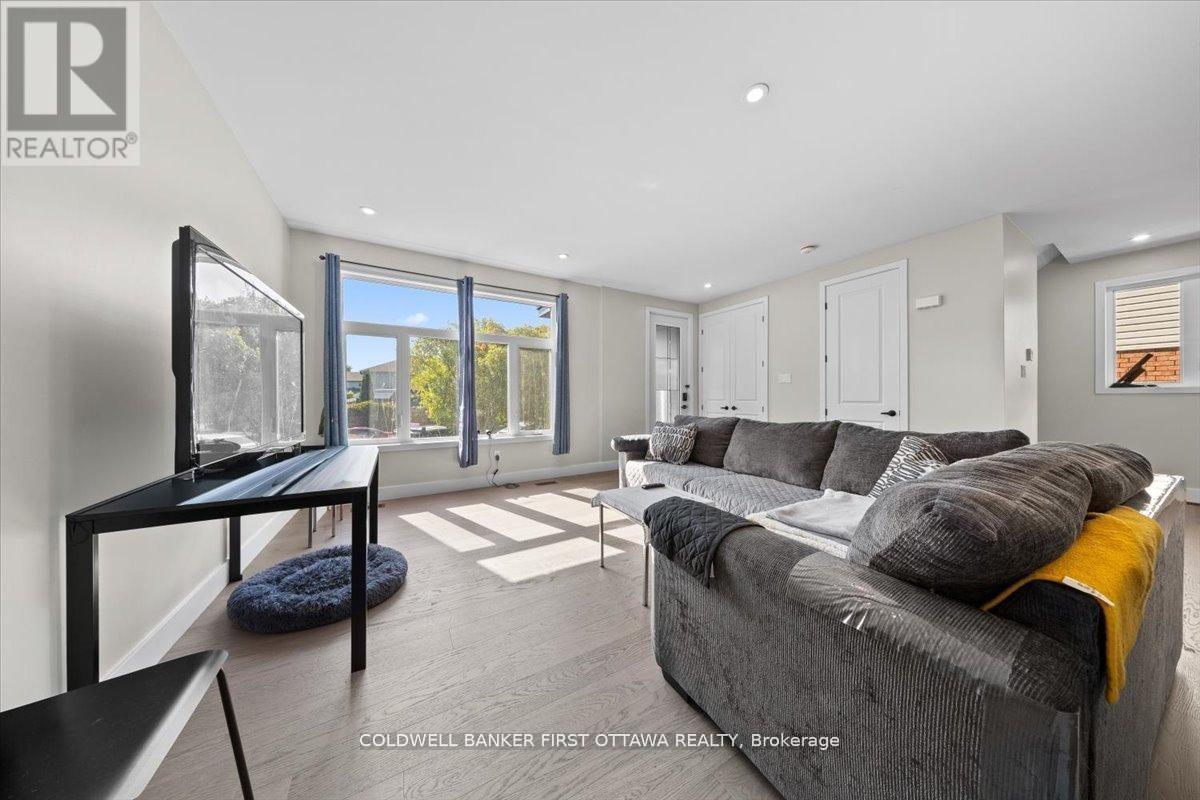 A & B - 25 Pennard Way