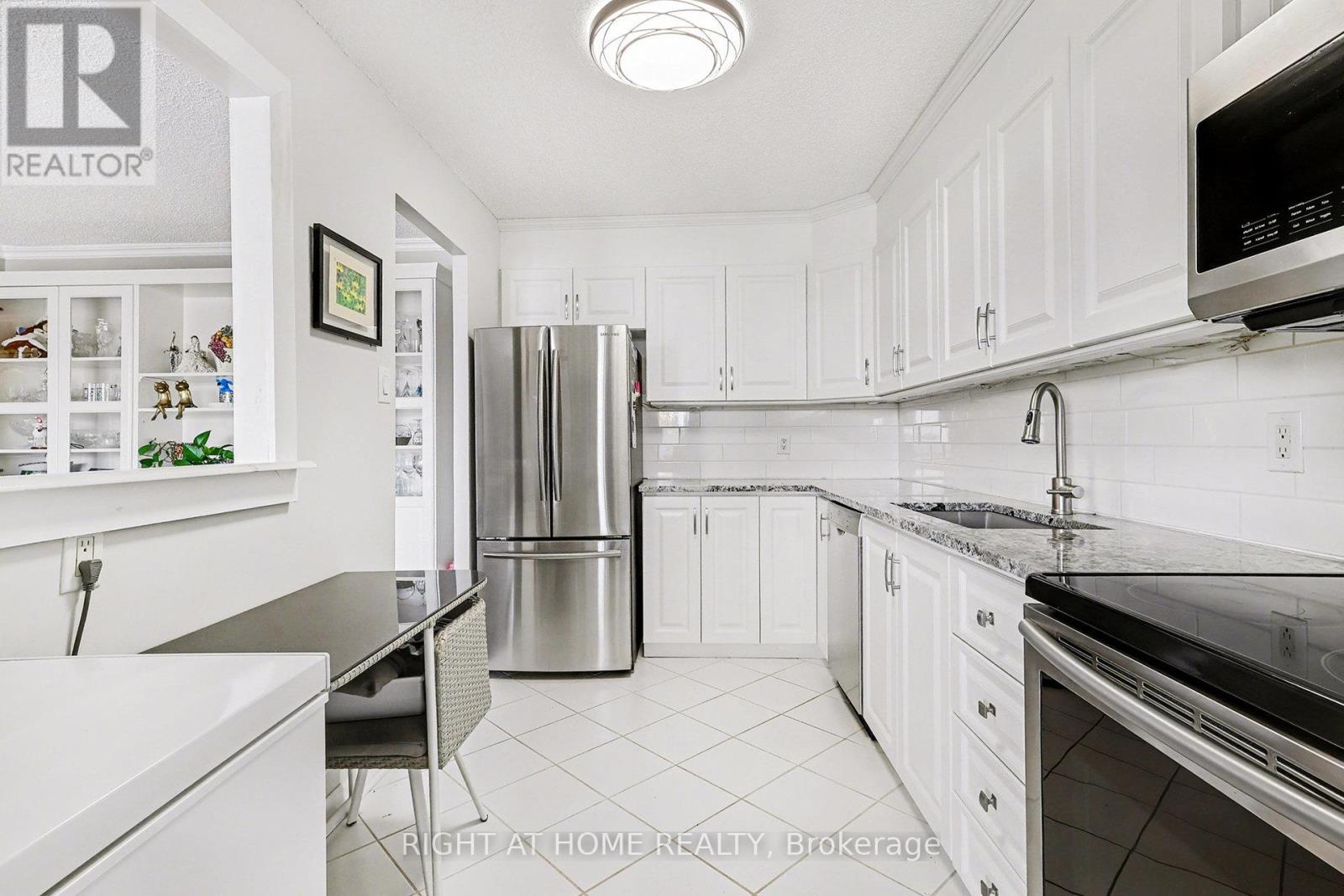 306 - 665 Bathgate Drive