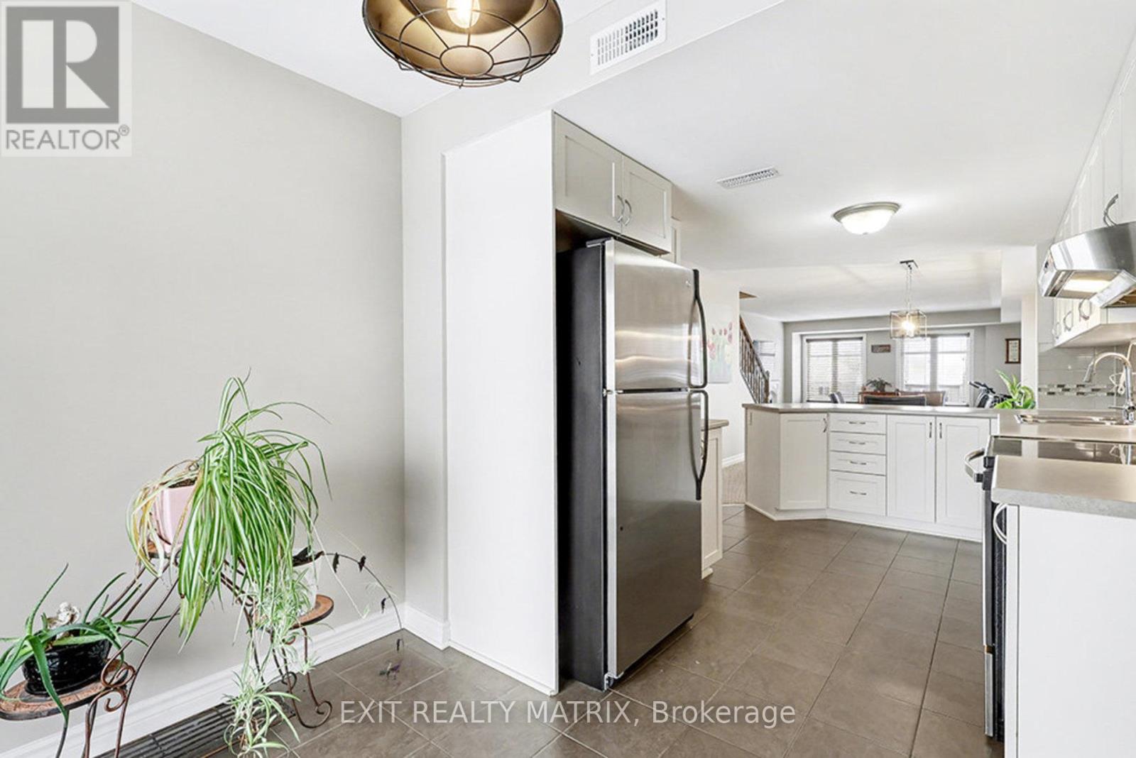 2 - 1124 Docteur Corbeil Boulevard