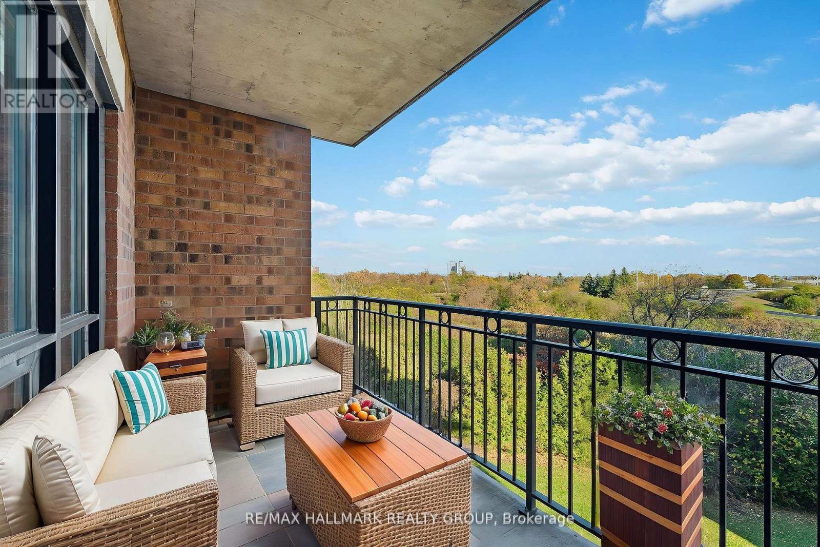 320 - 905 Beauparc Private