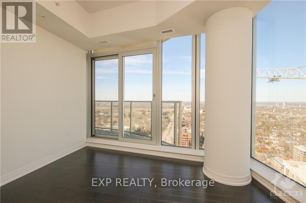 3702 - 805 Carling Avenue