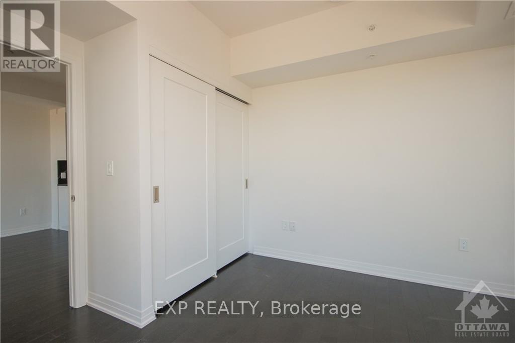 3702 - 805 Carling Avenue