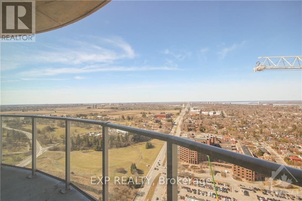 3702 - 805 Carling Avenue