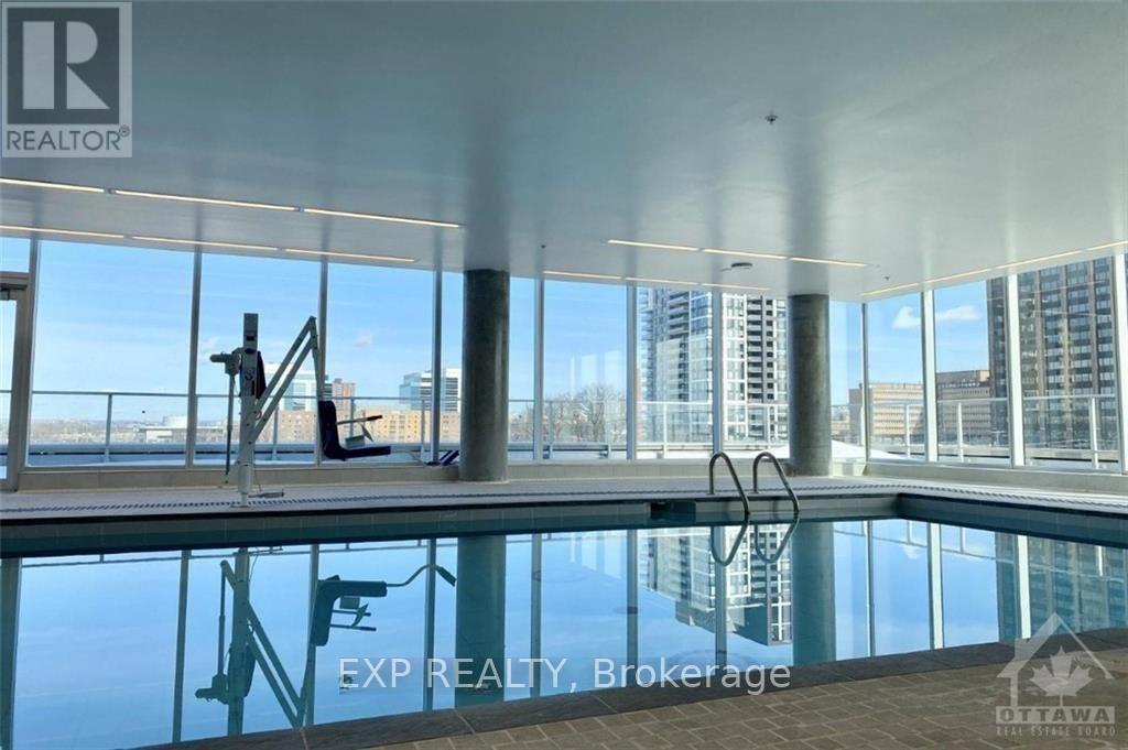 3702 - 805 Carling Avenue