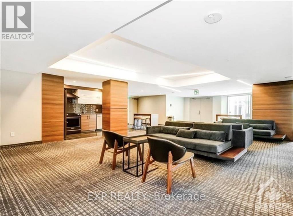 3702 - 805 Carling Avenue