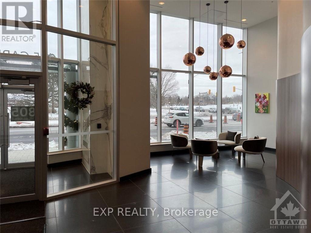 3702 - 805 Carling Avenue