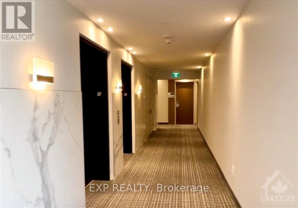 3702 - 805 Carling Avenue