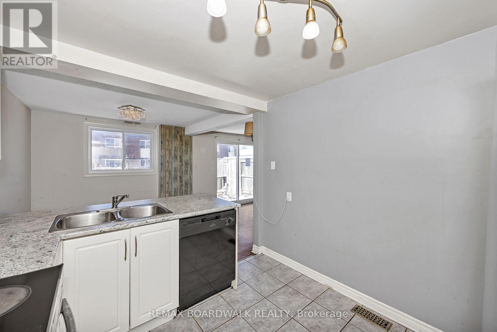 67 - 392 Garden Glen Private