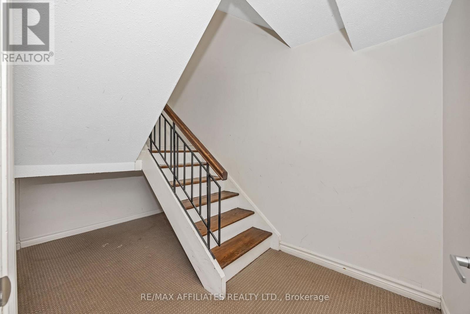 67 - 392 Garden Glen Private