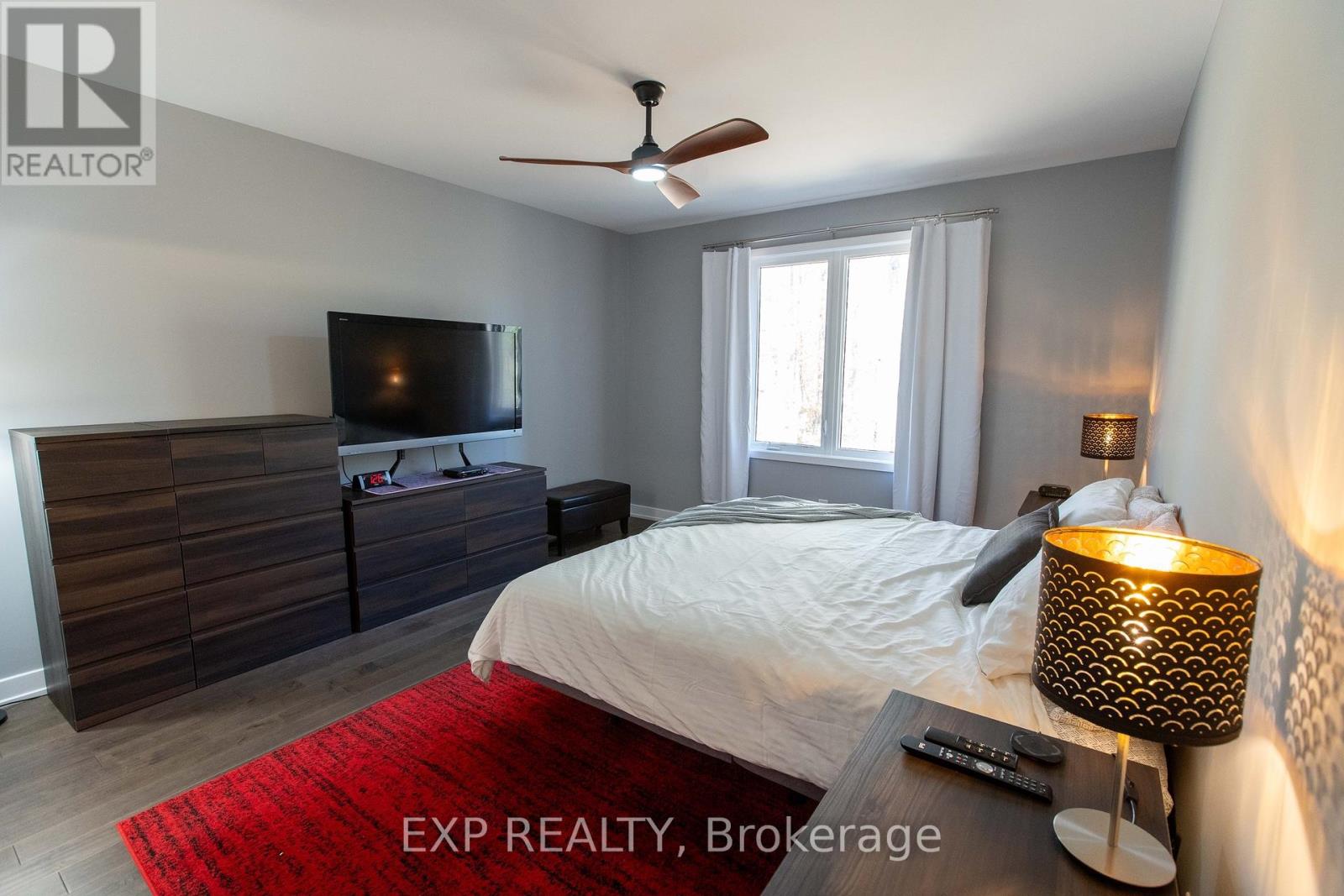 111 Frank Fisher Crescent