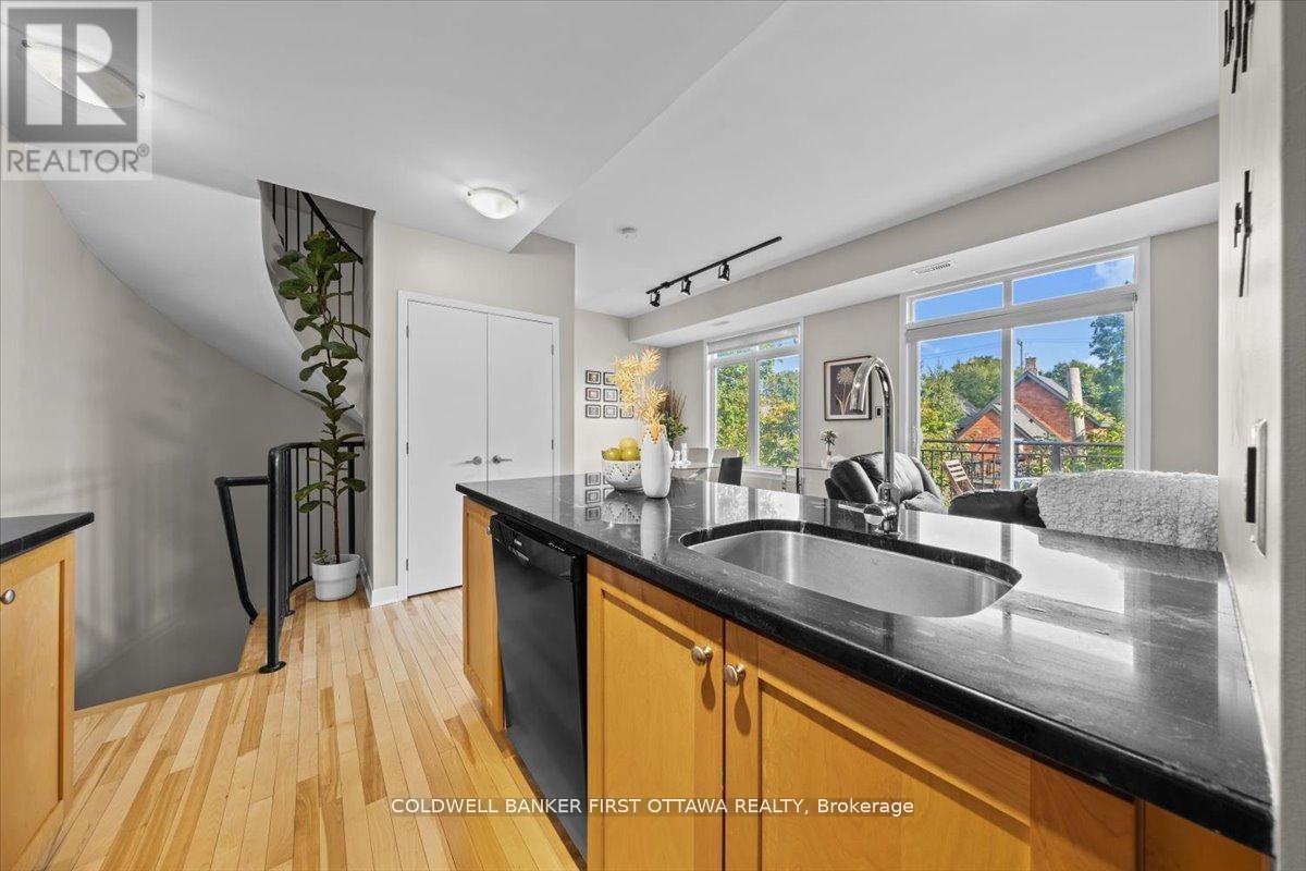 F - 414 Nepean Street