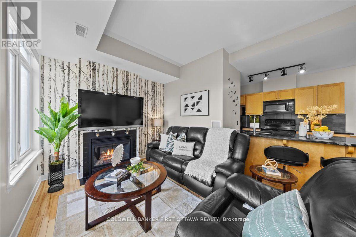 F - 414 Nepean Street