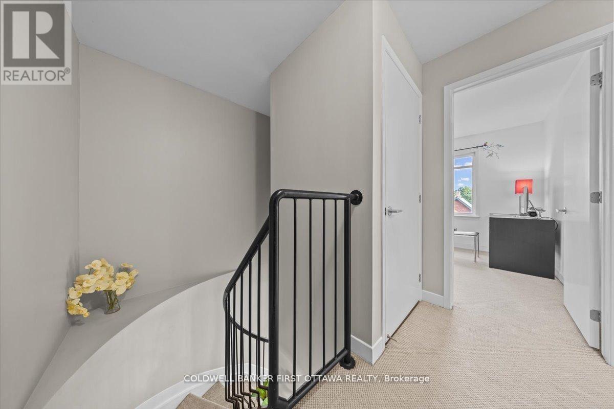 F - 414 Nepean Street