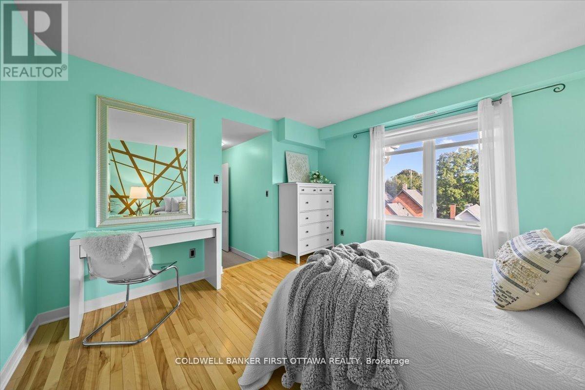 F - 414 Nepean Street