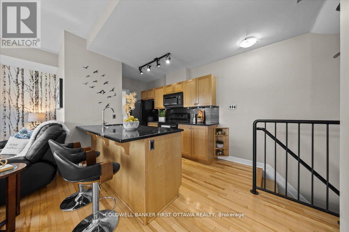 F - 414 Nepean Street