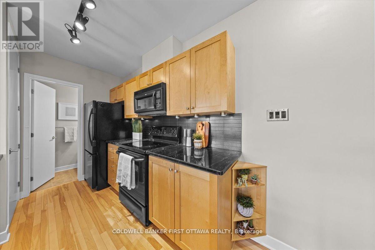 F - 414 Nepean Street