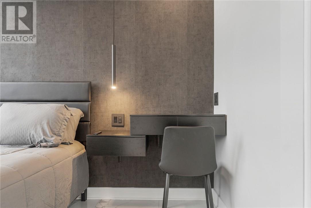 180 George Street Unit# Ph208