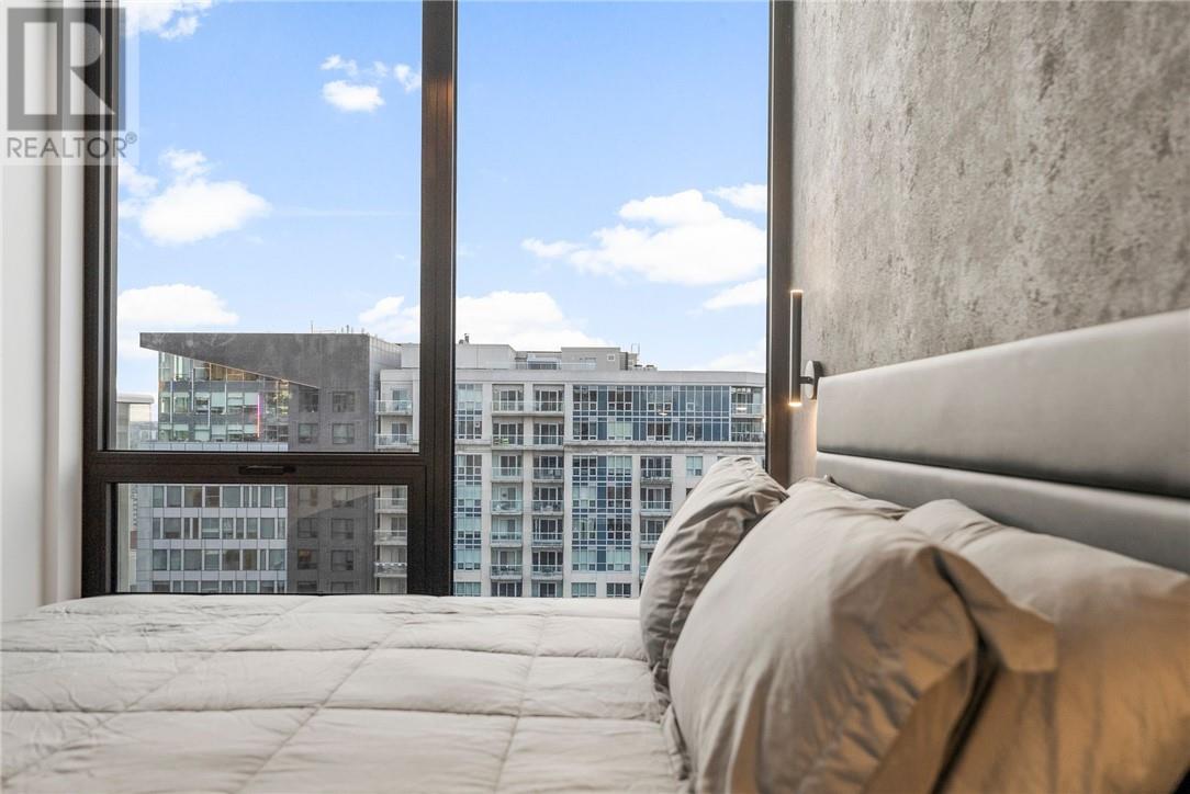 180 George Street Unit# Ph208