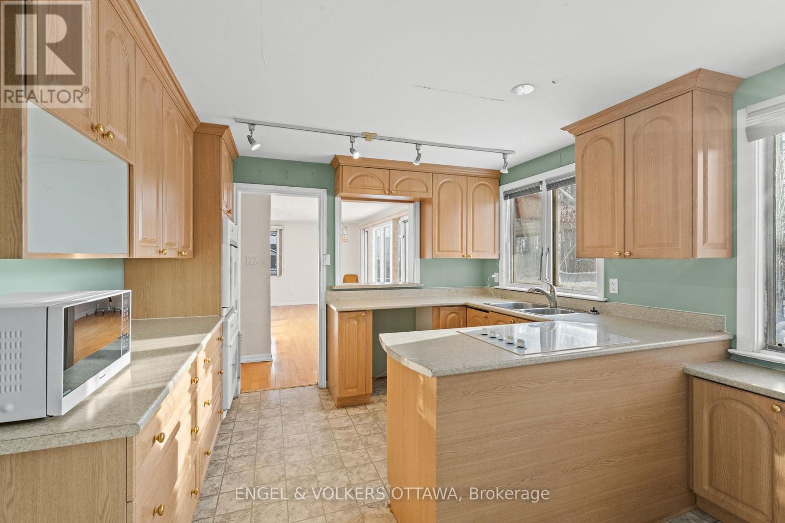 2626 Elmhurst Street