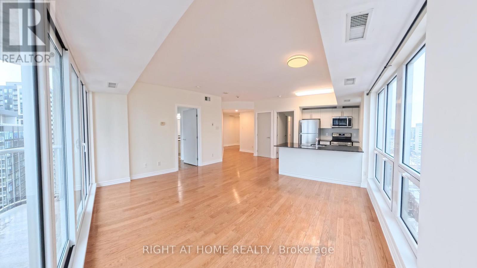 1901 - 234 Rideau Street