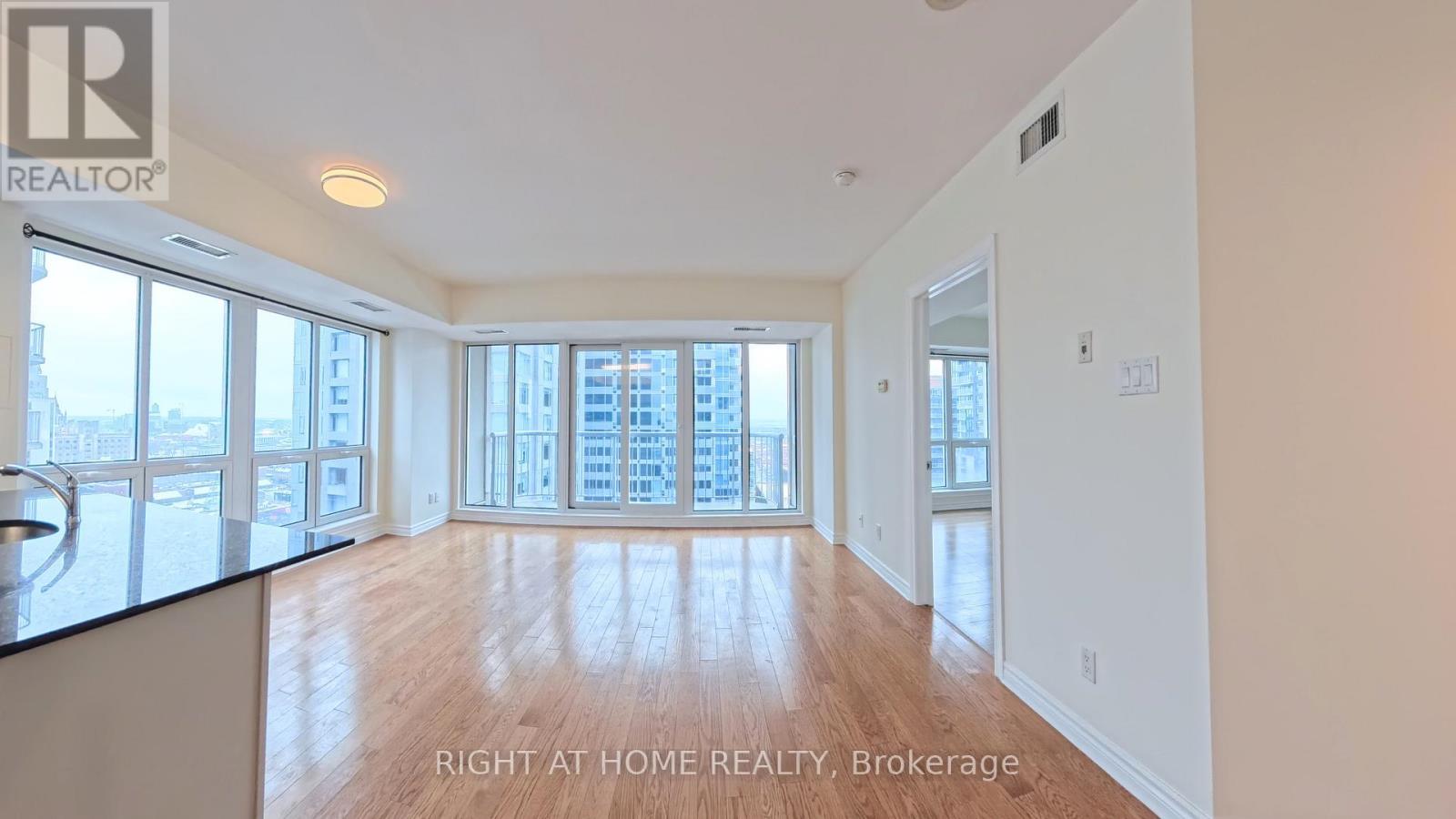 1901 - 234 Rideau Street