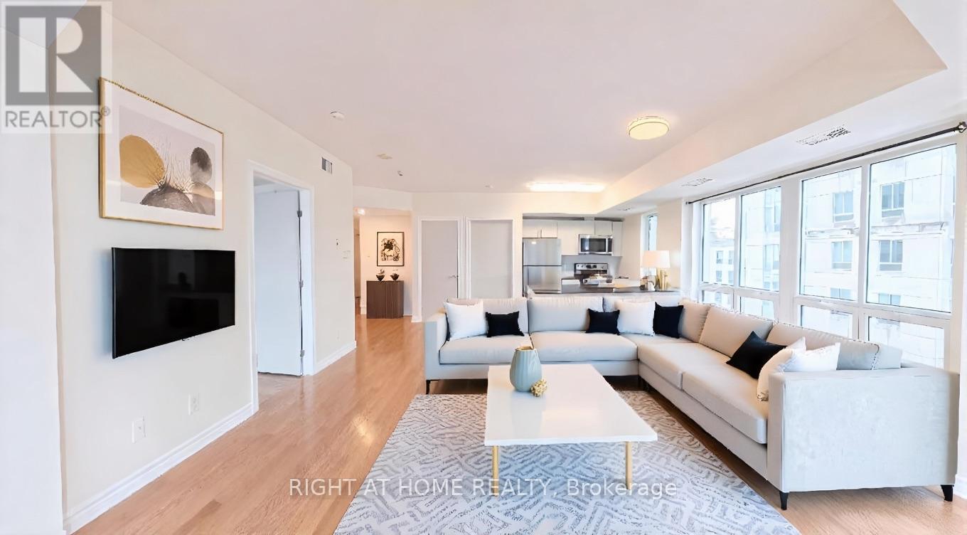 1901 - 234 Rideau Street