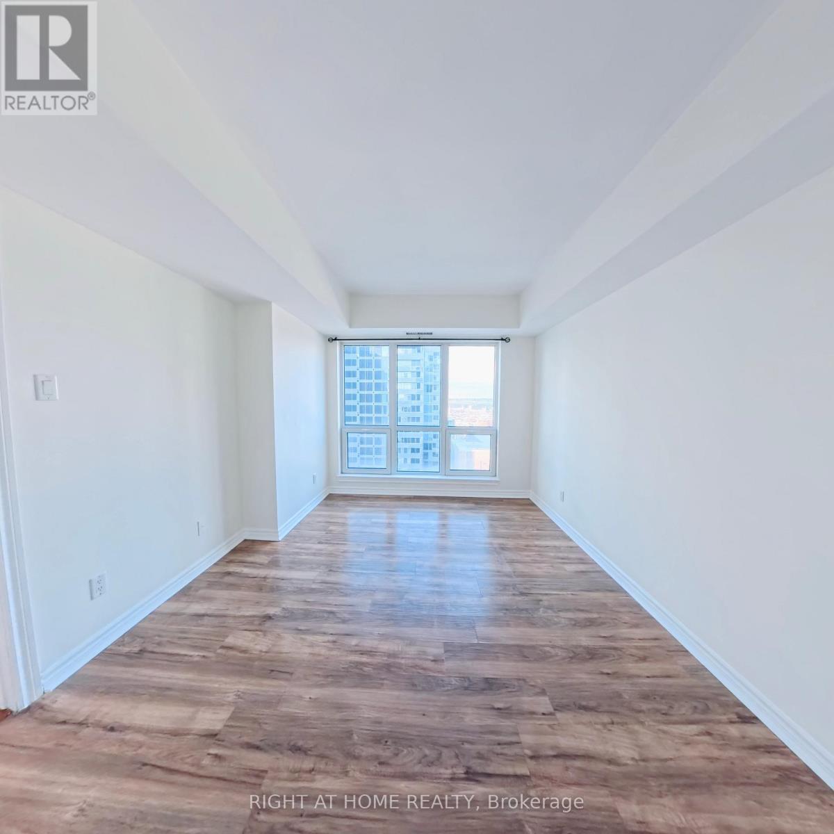 1901 - 234 Rideau Street