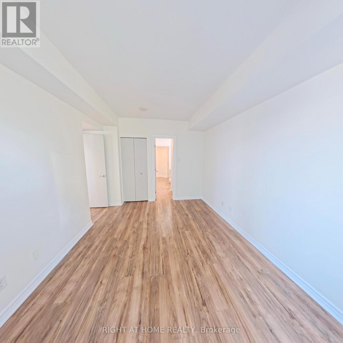 1901 - 234 Rideau Street