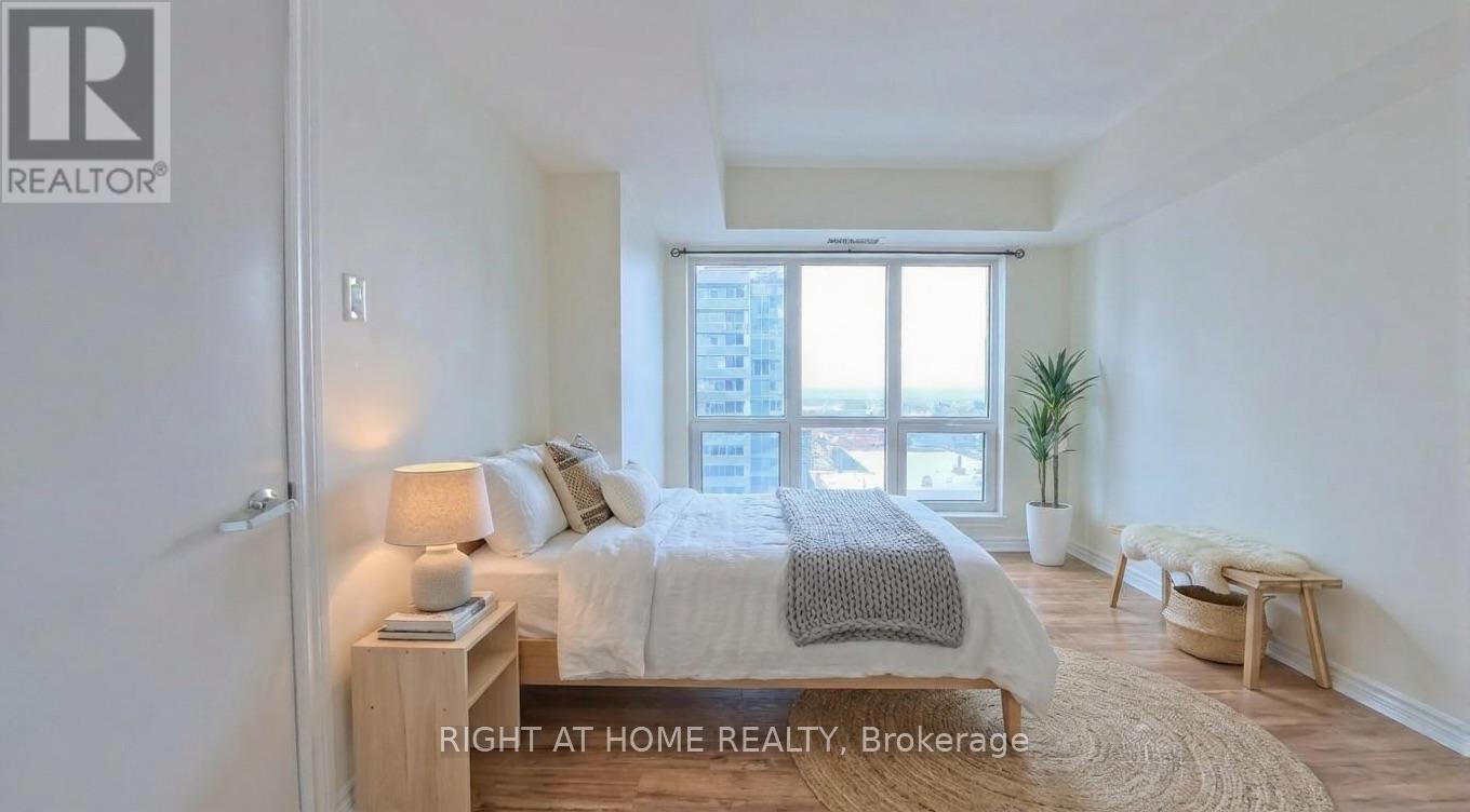 1901 - 234 Rideau Street