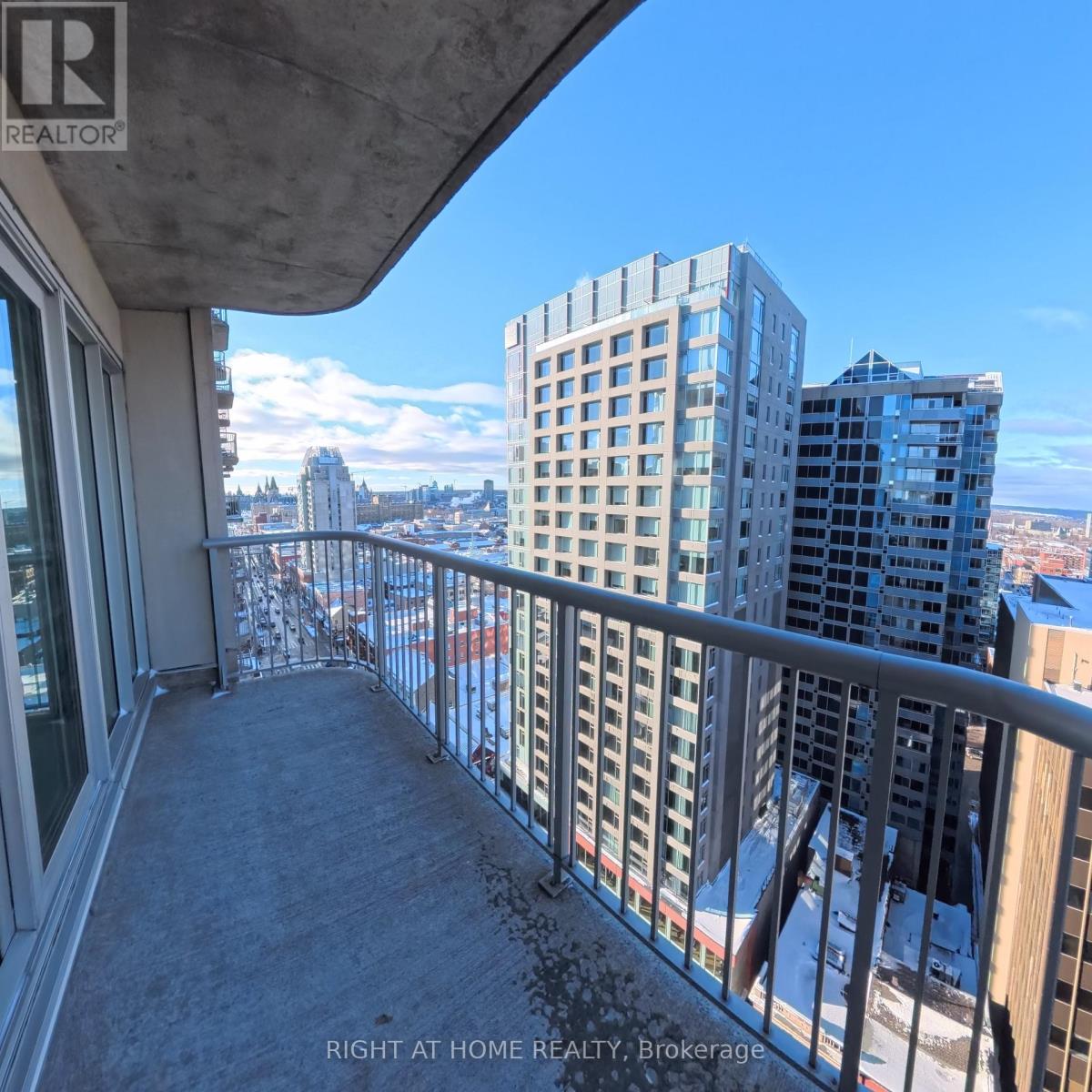 1901 - 234 Rideau Street