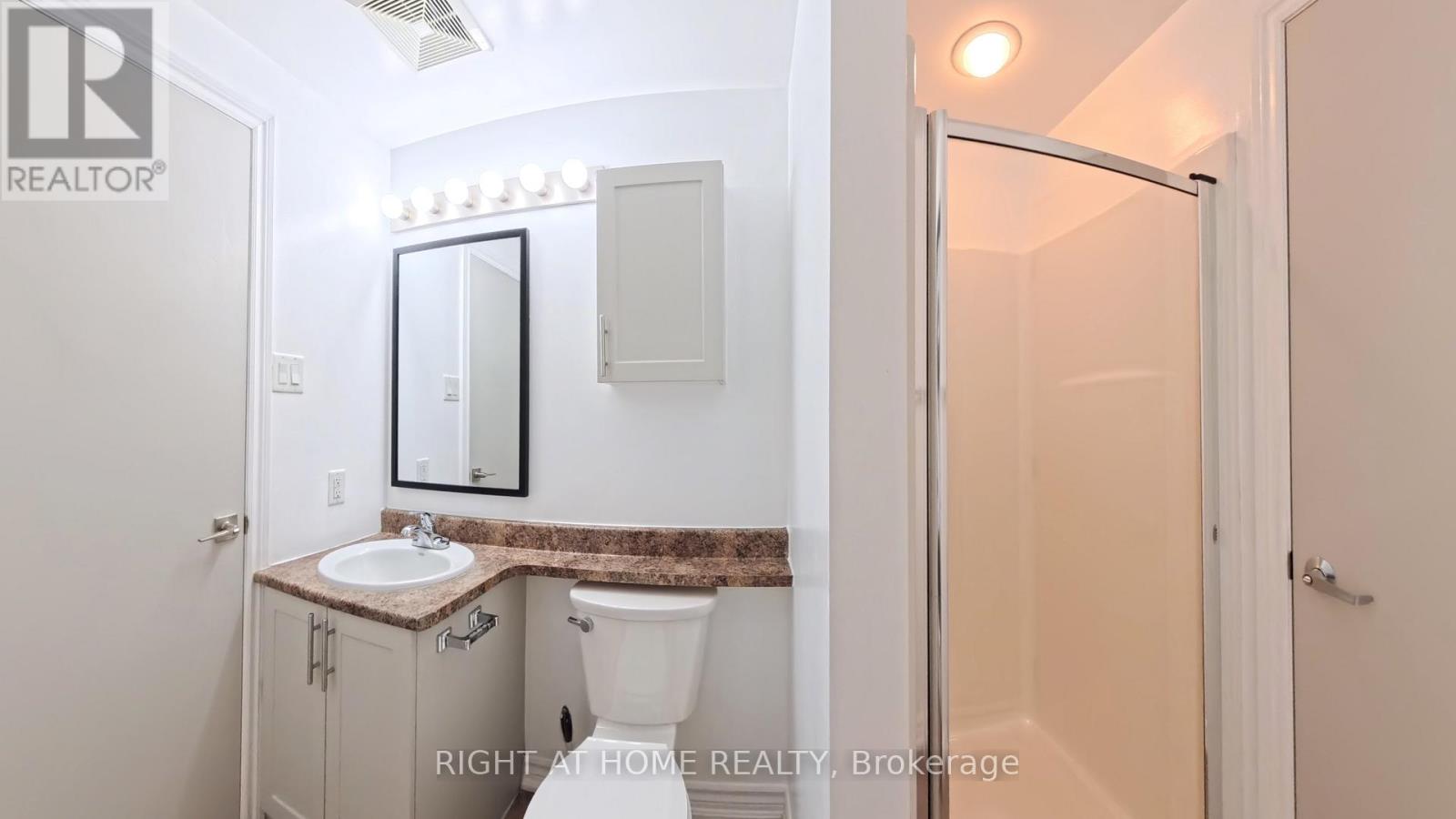 1901 - 234 Rideau Street