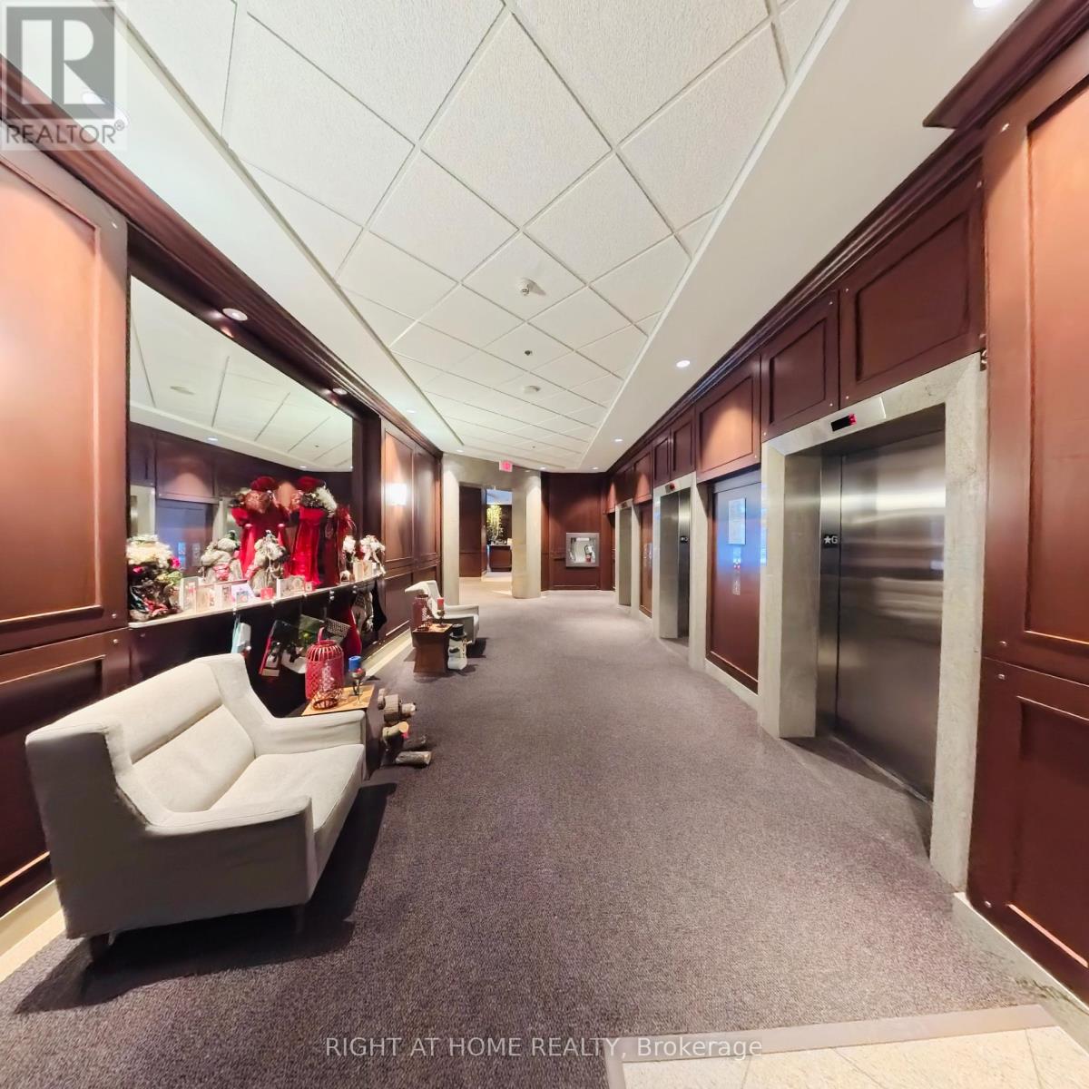 1901 - 234 Rideau Street