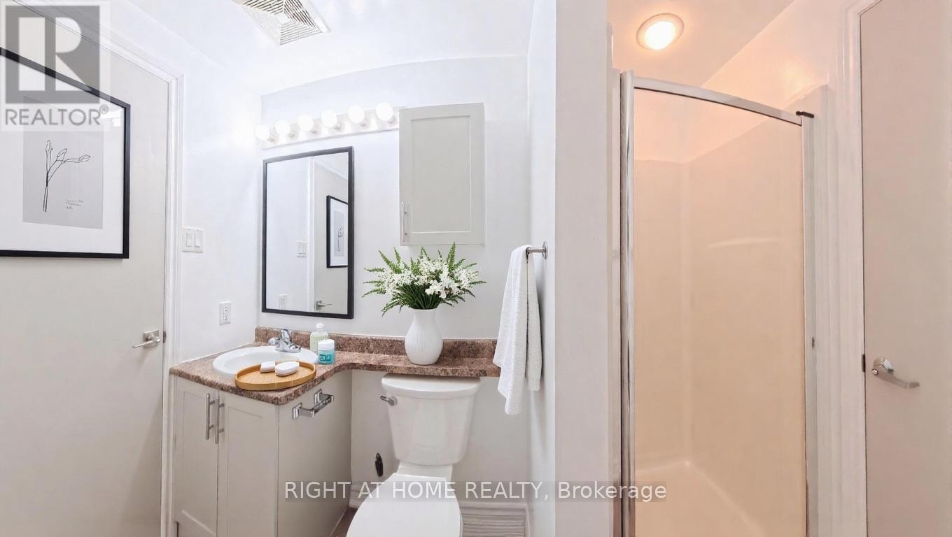 1901 - 234 Rideau Street