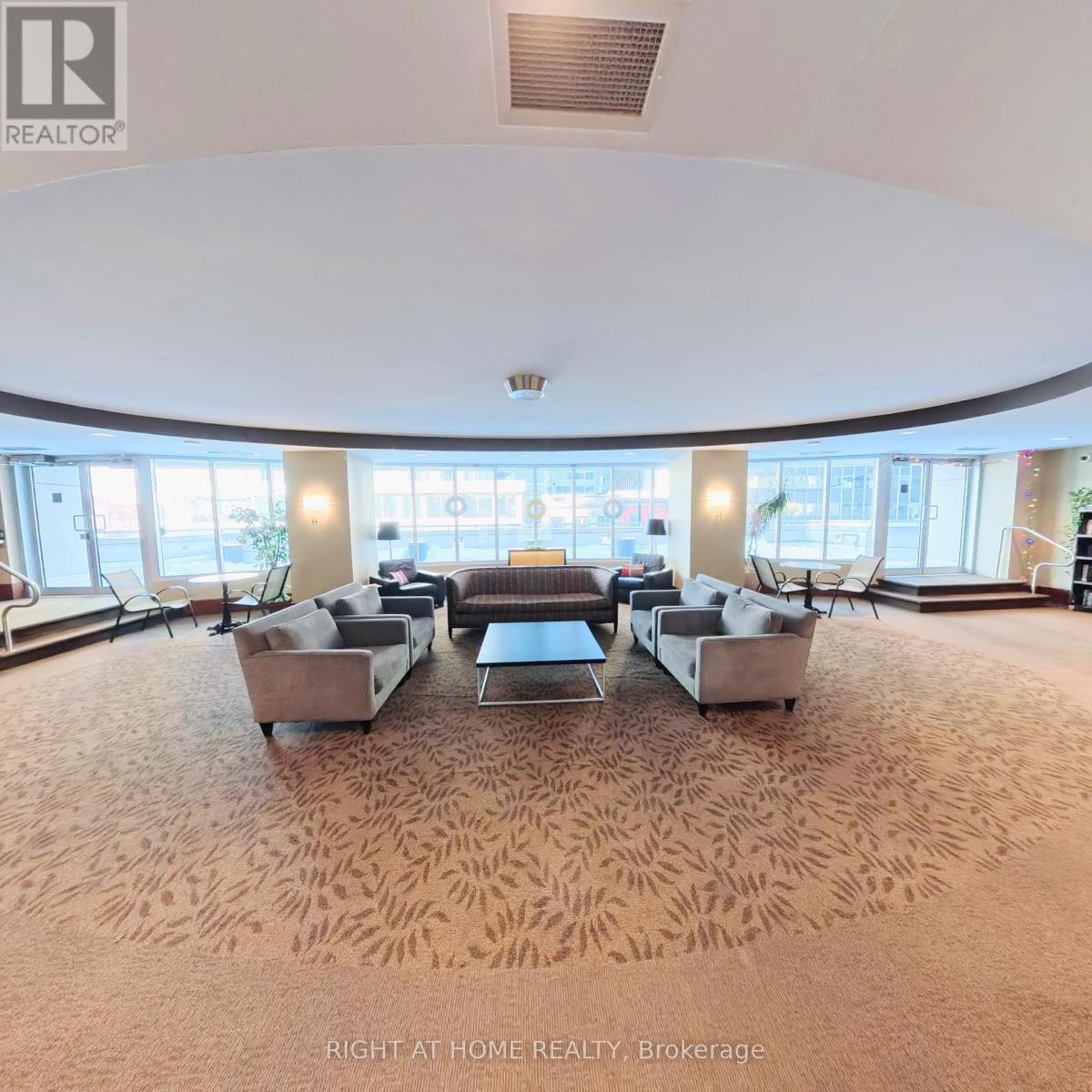 1901 - 234 Rideau Street