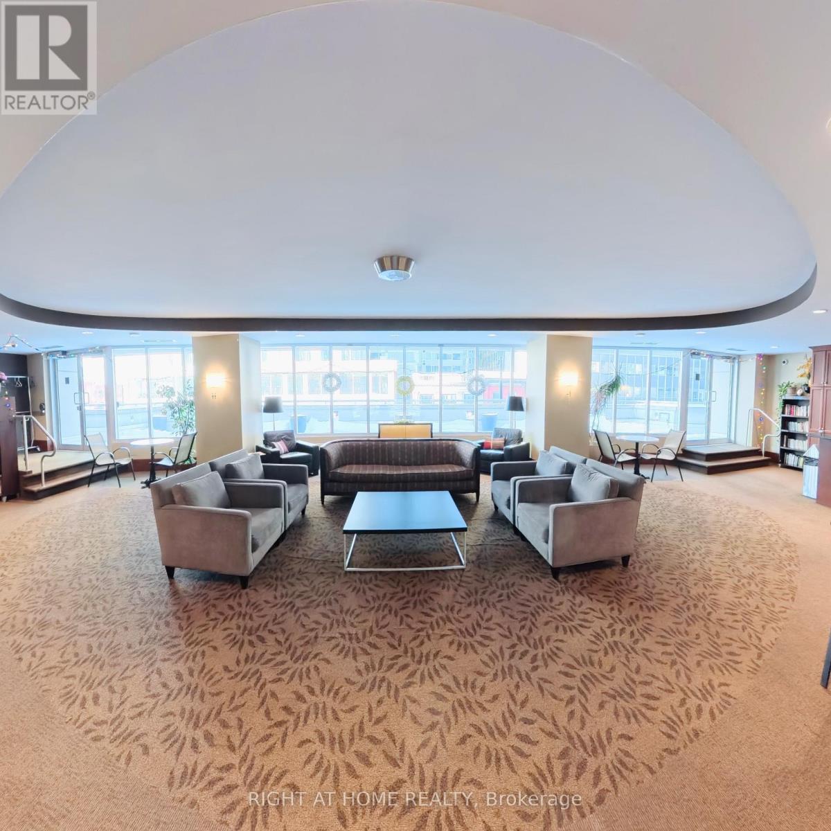 1901 - 234 Rideau Street