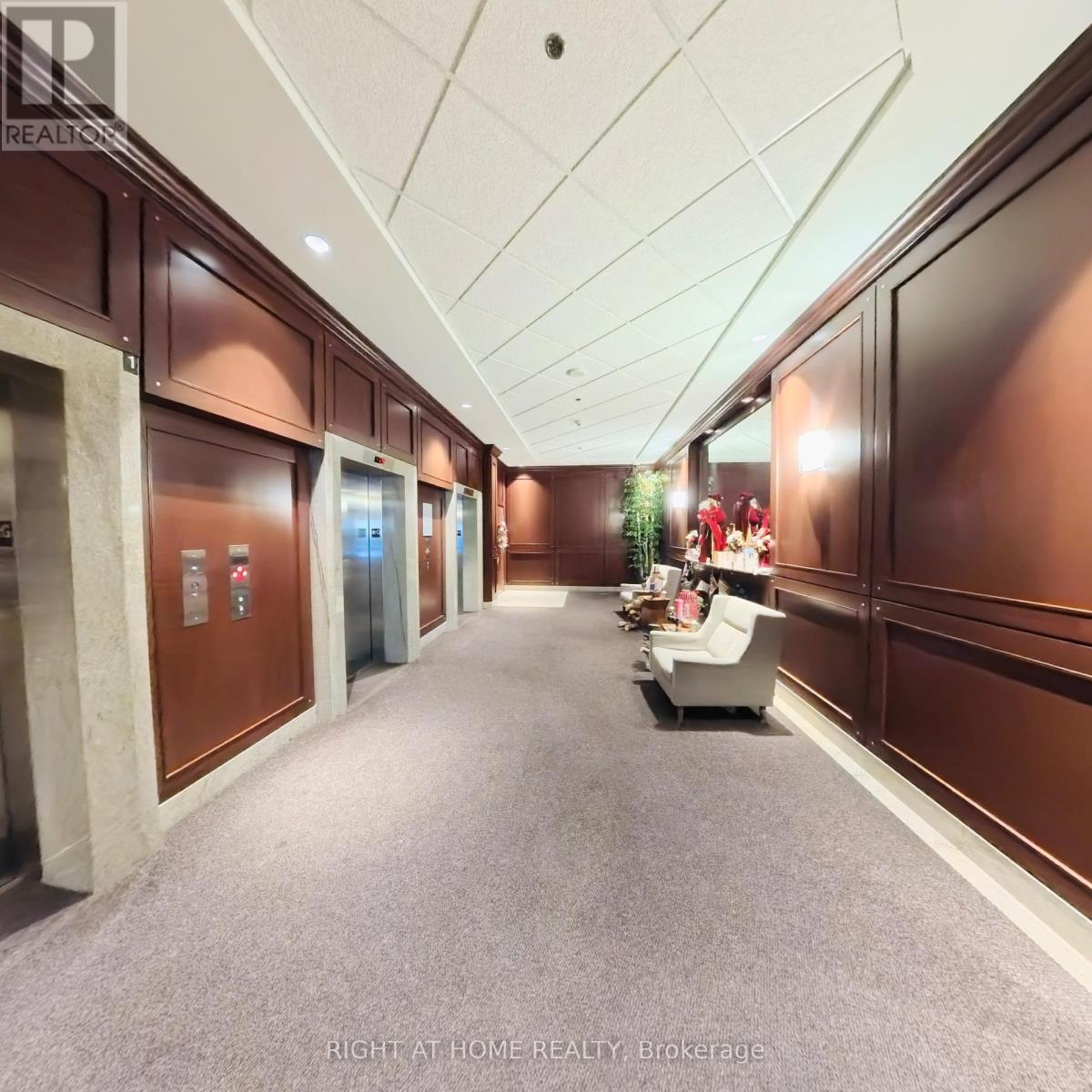 1901 - 234 Rideau Street