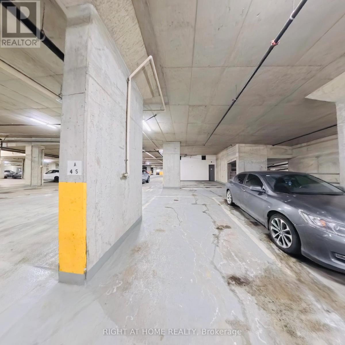 1901 - 234 Rideau Street