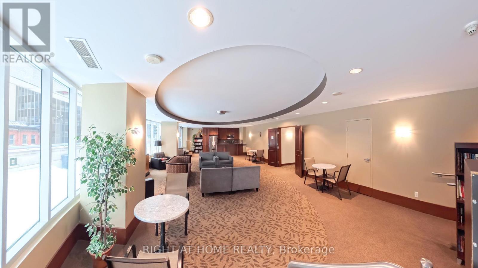 1901 - 234 Rideau Street