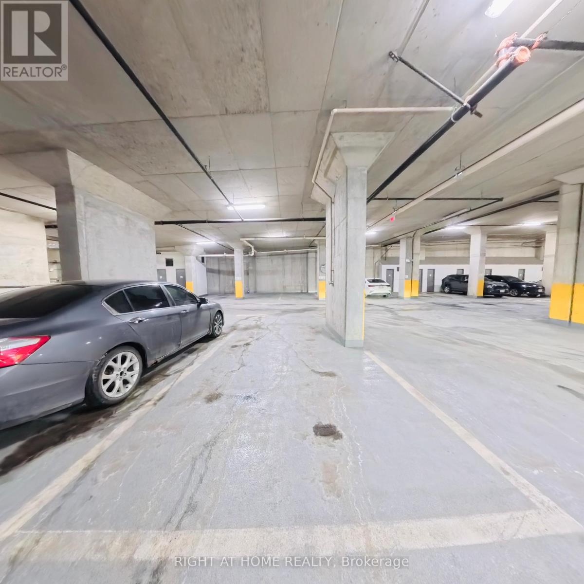 1901 - 234 Rideau Street