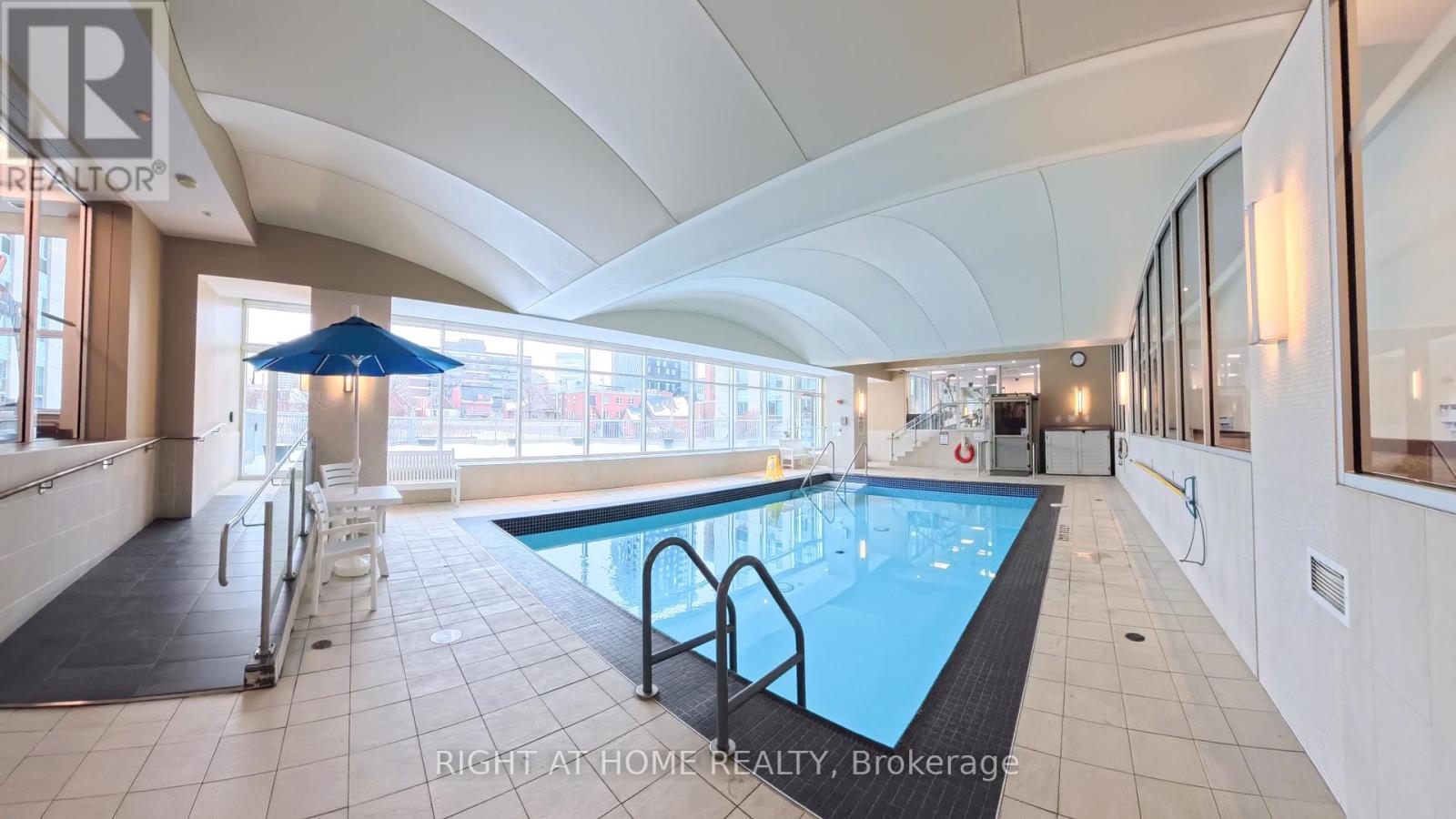 1901 - 234 Rideau Street