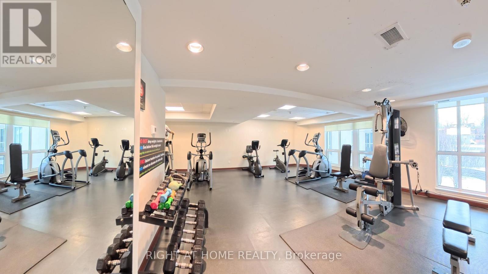 1901 - 234 Rideau Street