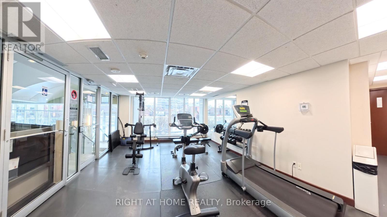 1901 - 234 Rideau Street