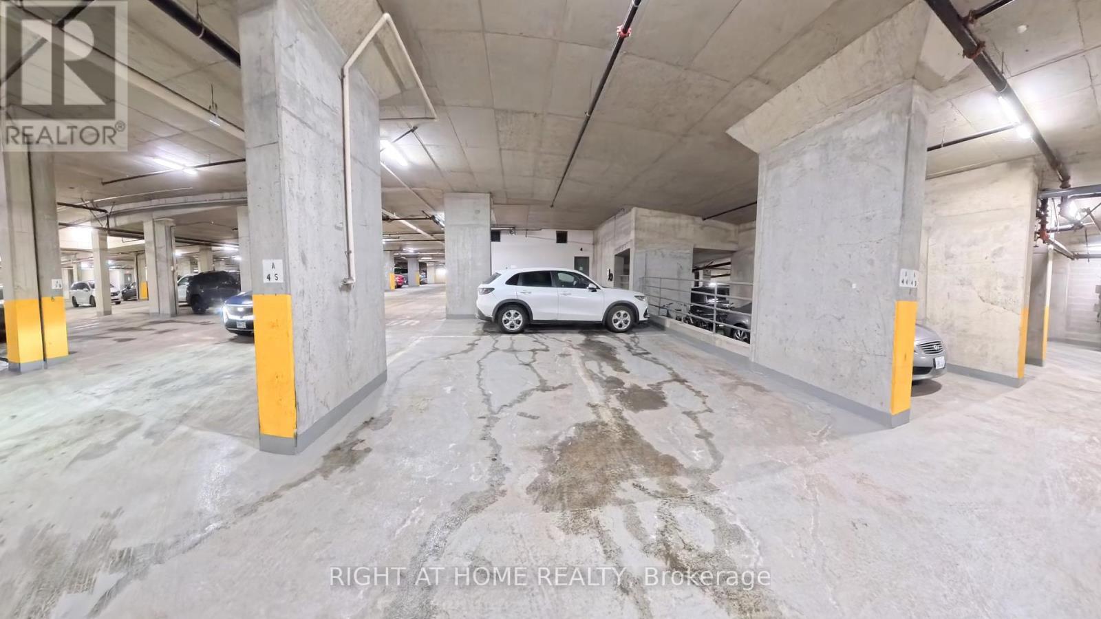 1901 - 234 Rideau Street