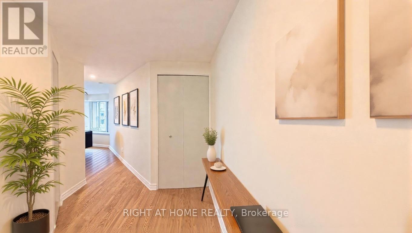 1901 - 234 Rideau Street